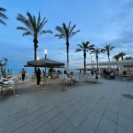 Superior La Playa! 3 Bedrooms! 2 Baths! Air Condition! Side Sea View! Lägenhet Torrevieja