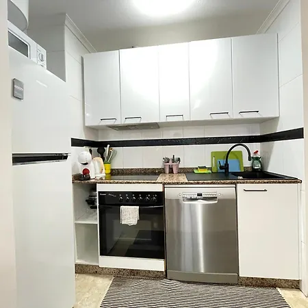 Superior La Playa! 3 Bedrooms! 2 Baths! Air Condition! Side Sea View! Lägenhet *