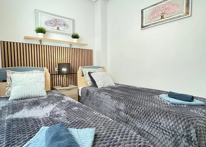 Superior La Playa! 3 Bedrooms! 2 Baths! Air Condition! Side Sea View! 公寓 *