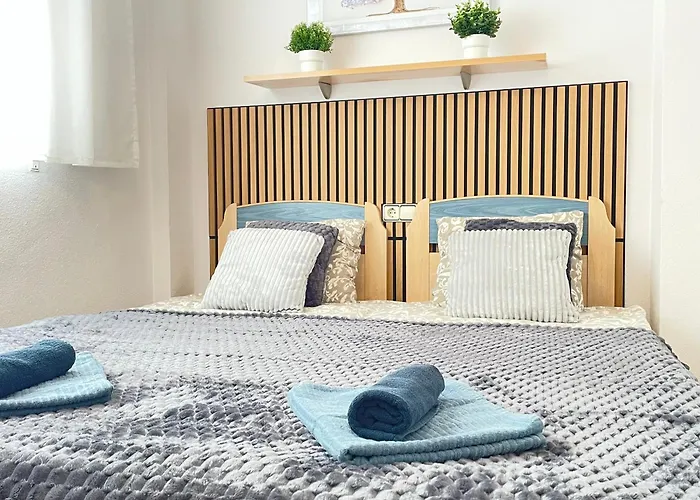 Superior La Playa! 3 Bedrooms! 2 Baths! Air Condition! Side Sea View! * 托雷维耶哈