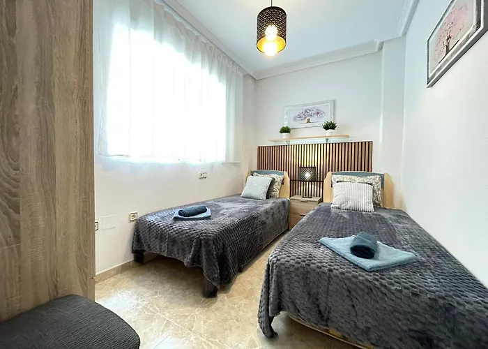 Superior La Playa! 3 Bedrooms! 2 Baths! Air Condition! Side Sea View! Lägenhet *