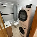 Διαμέρισμα Superior La Playa! 3 Bedrooms! 2 Baths! Air Condition! Side Sea View! *