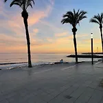 Superior La Playa! 3 Bedrooms! 2 Baths! Air Condition! Side Sea View! *