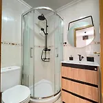 Superior La Playa! 3 Bedrooms! 2 Baths! Air Condition! Side Sea View! * Τορεβιέχα
