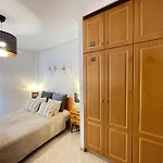 Διαμέρισμα Superior La Playa! 3 Bedrooms! 2 Baths! Air Condition! Side Sea View! *