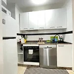 Superior La Playa! 3 Bedrooms! 2 Baths! Air Condition! Side Sea View! Διαμέρισμα *