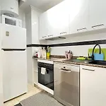Διαμέρισμα Superior La Playa! 3 Bedrooms! 2 Baths! Air Condition! Side Sea View! *